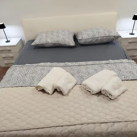 Apartamento Sky Floor Ražanac