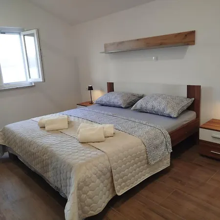 Apartamento Sky Floor Ražanac