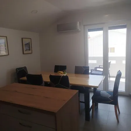 Sky Floor Apartamento Ražanac